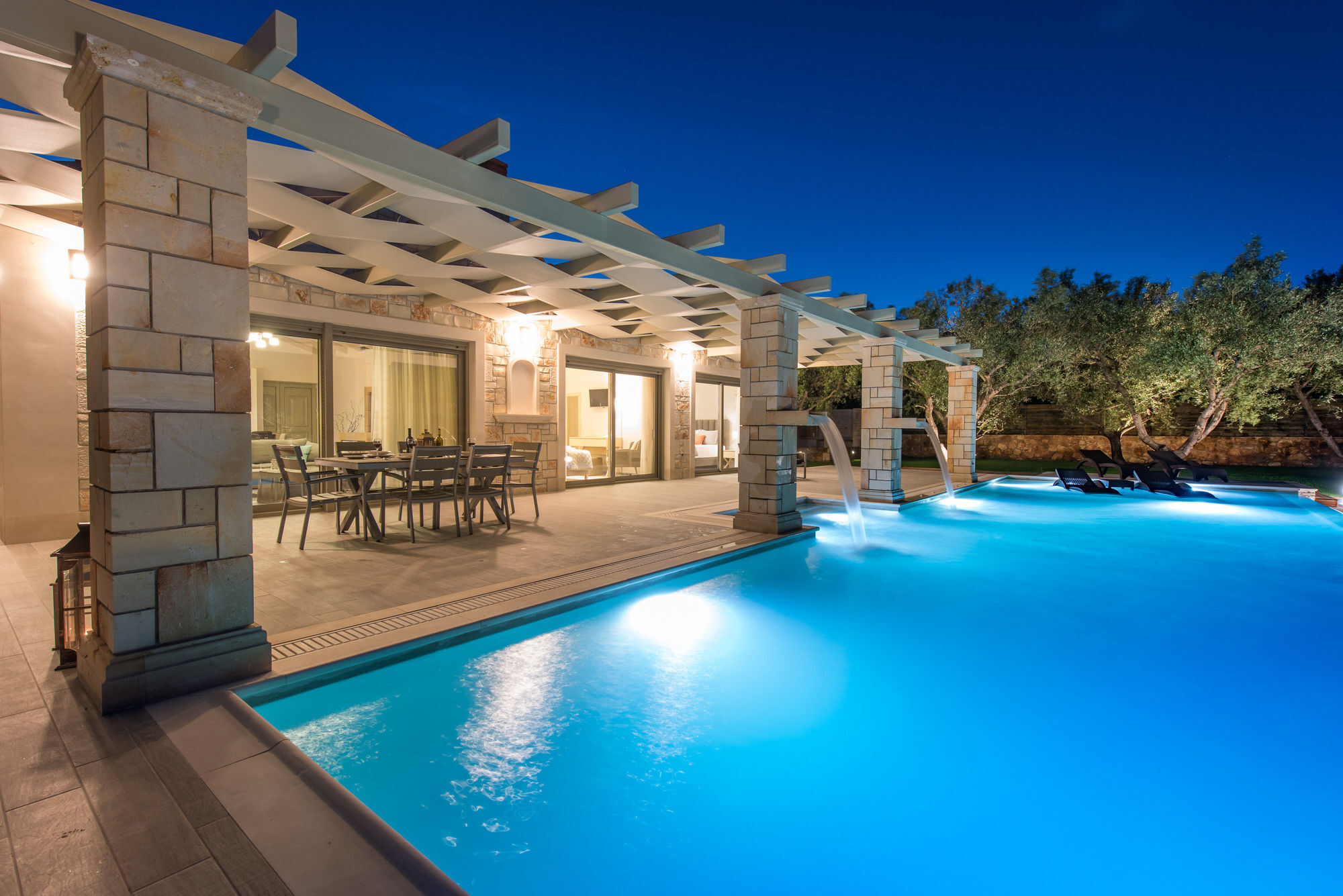 Artina Luxury Villa *
