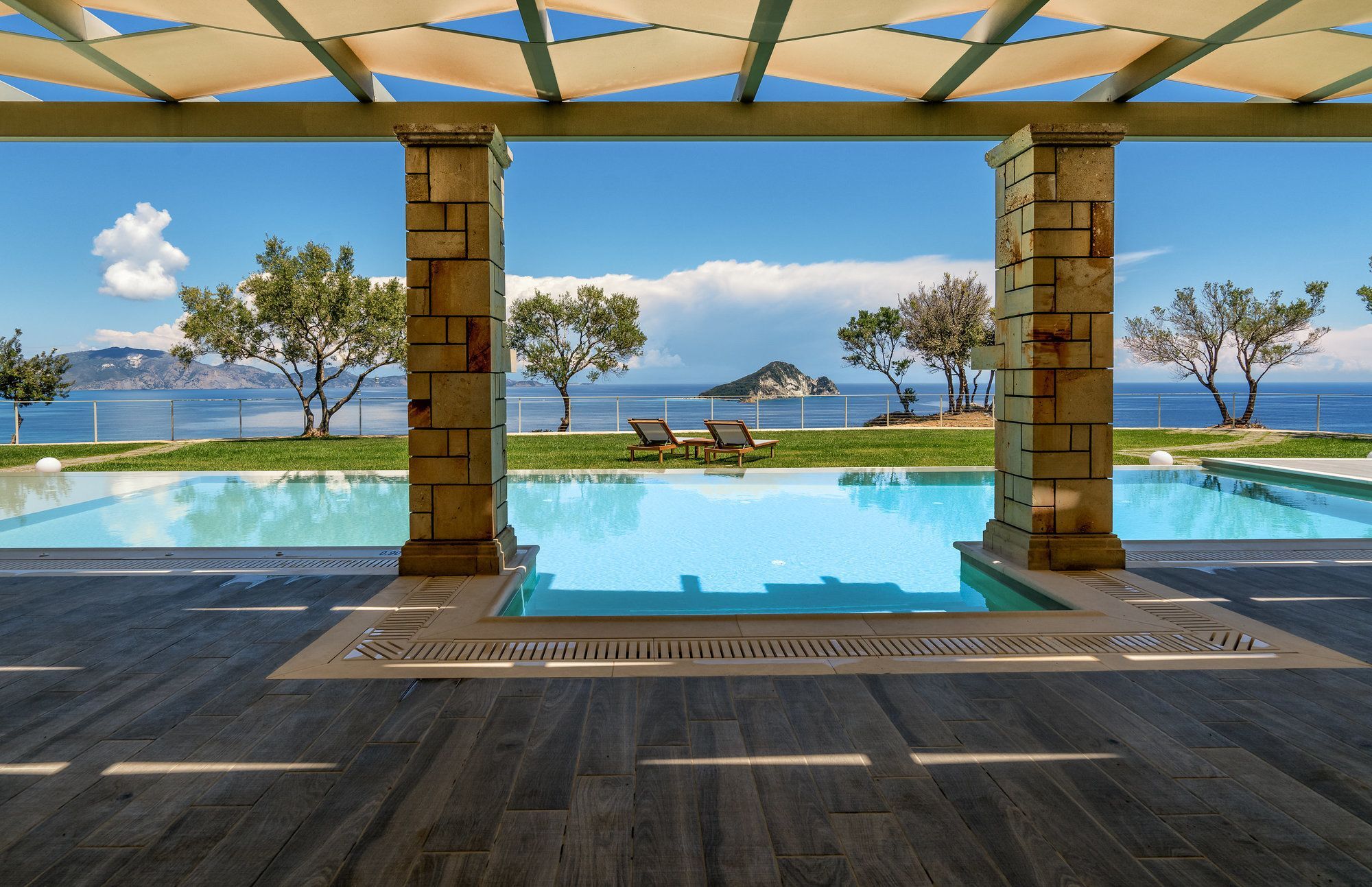 Artina Luxury *