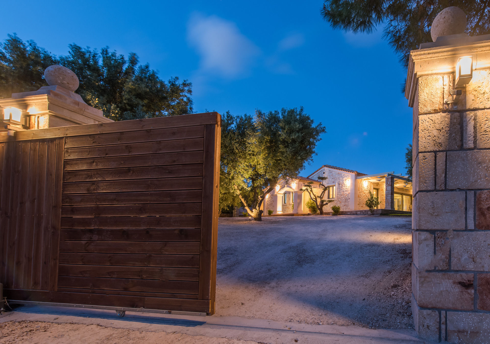 Artina Luxury *