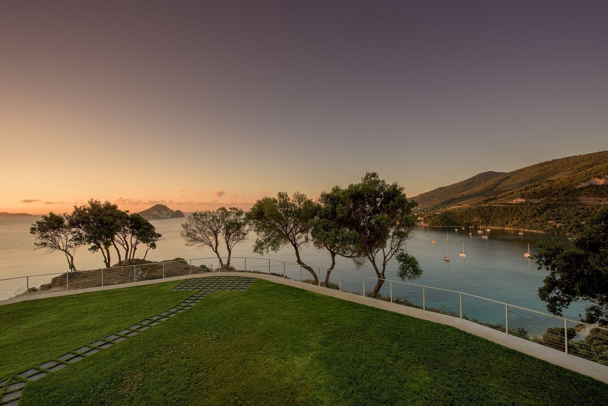 Artina Luxury